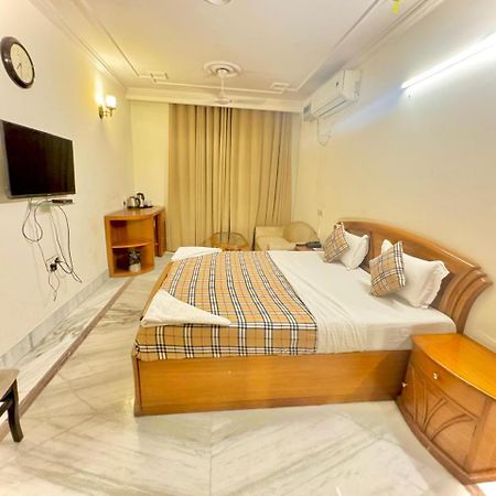 Hotel Pablas International, New Delhi, Near Metro Екстер'єр фото