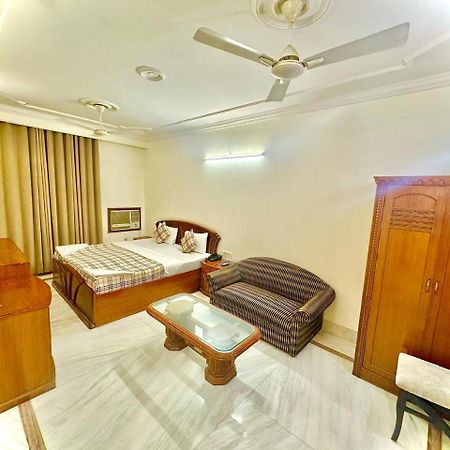 Hotel Pablas International, New Delhi, Near Metro Екстер'єр фото