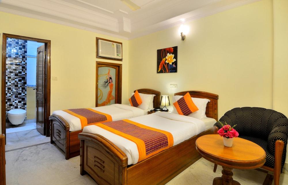 Hotel Pablas International, New Delhi, Near Metro Екстер'єр фото