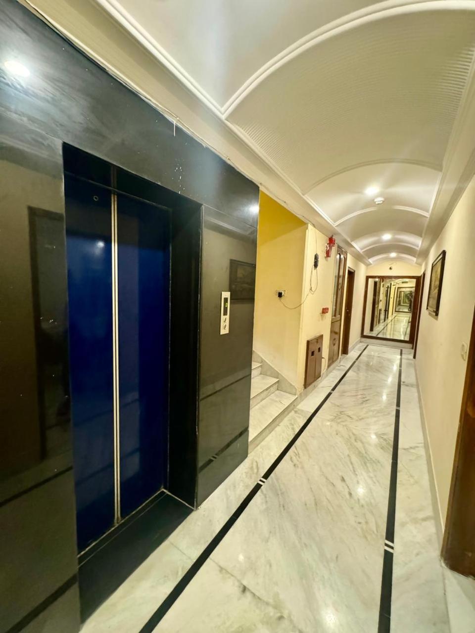 Hotel Pablas International, New Delhi, Near Metro Екстер'єр фото