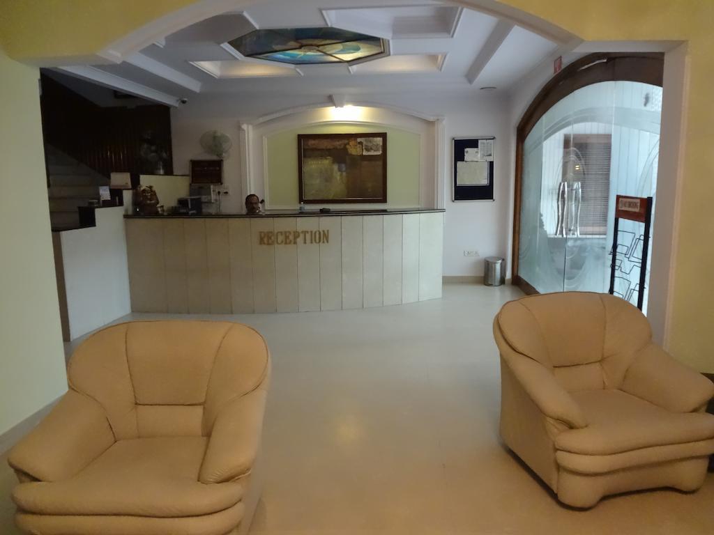 Hotel Pablas International, New Delhi, Near Metro Екстер'єр фото