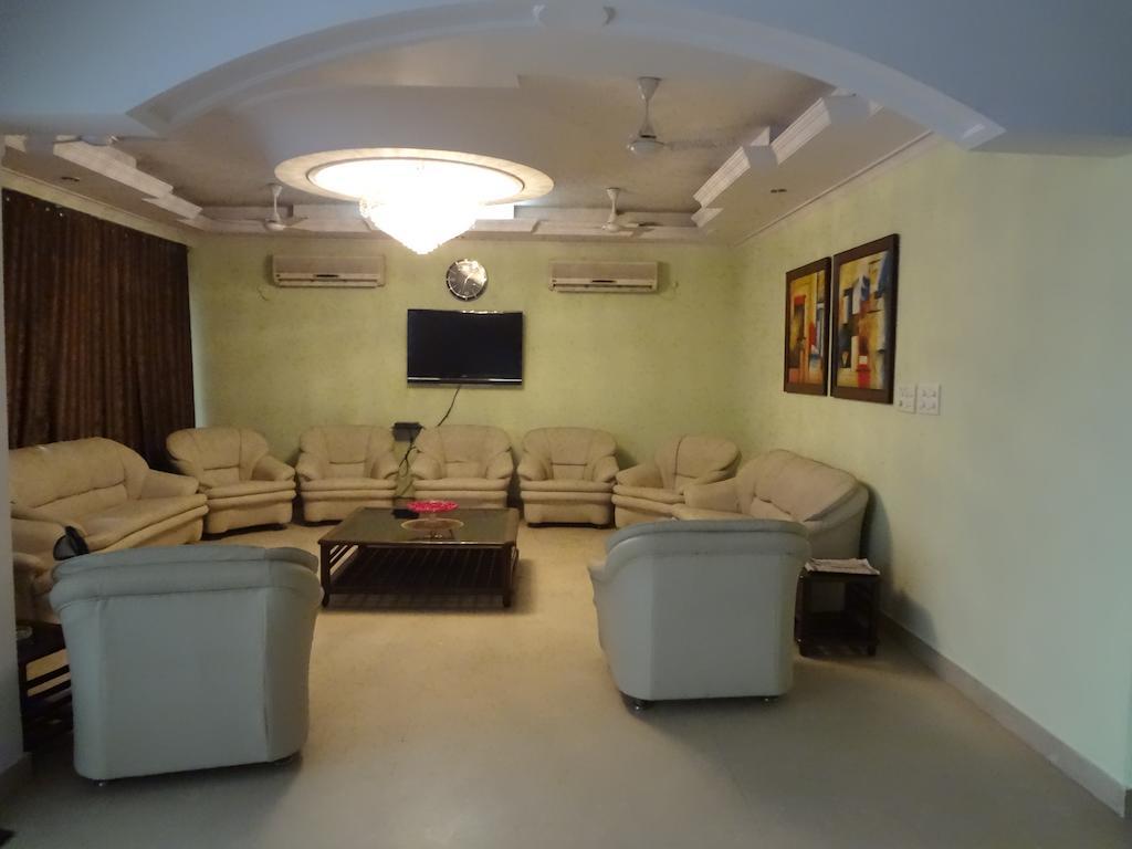 Hotel Pablas International, New Delhi, Near Metro Екстер'єр фото