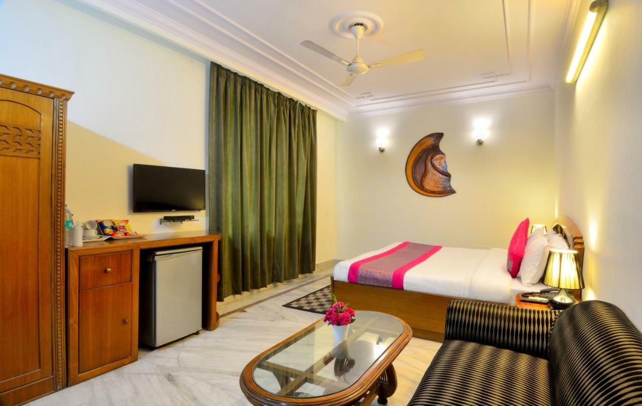 Hotel Pablas International, New Delhi, Near Metro Екстер'єр фото