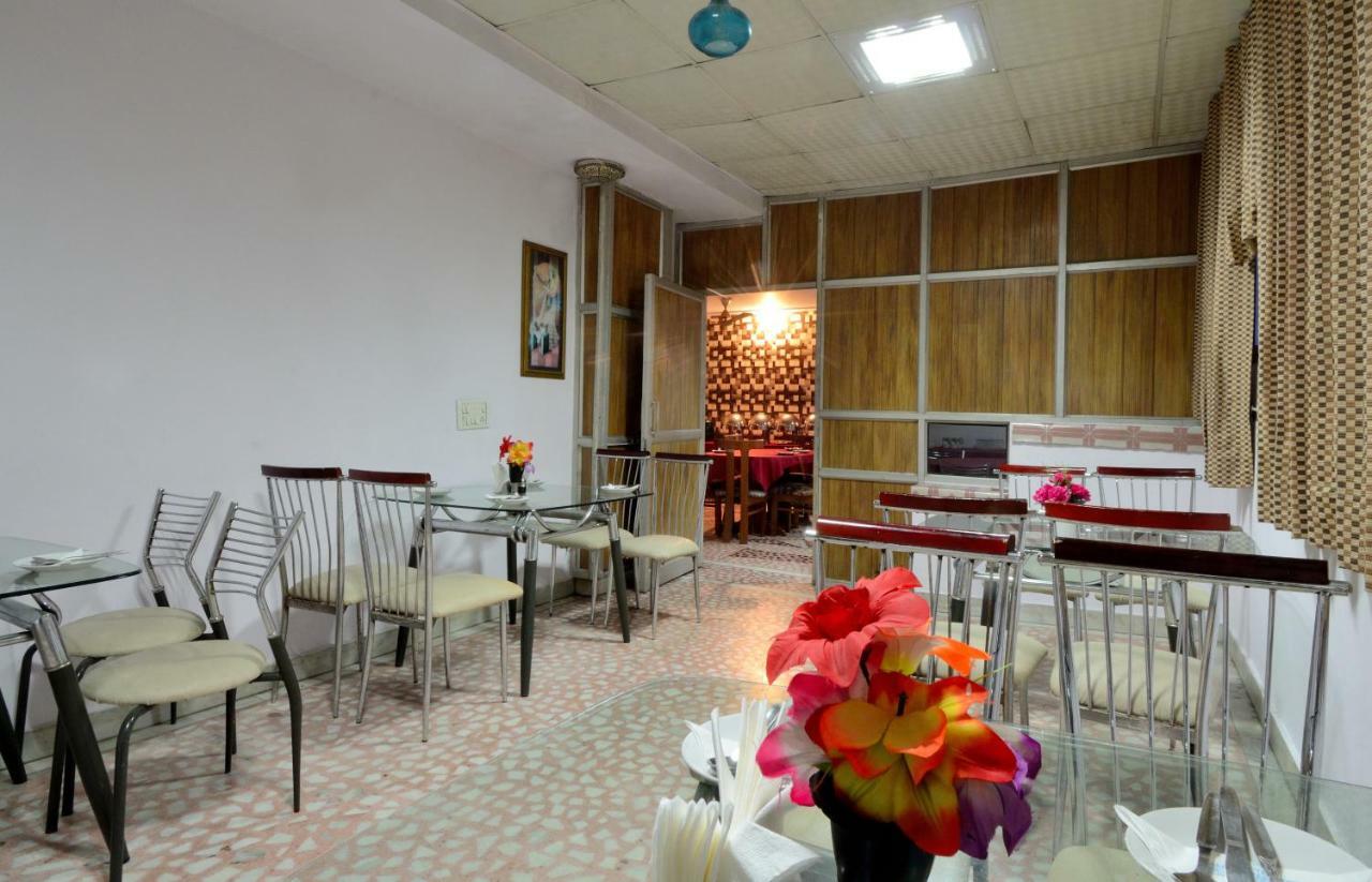 Hotel Pablas International, New Delhi, Near Metro Екстер'єр фото