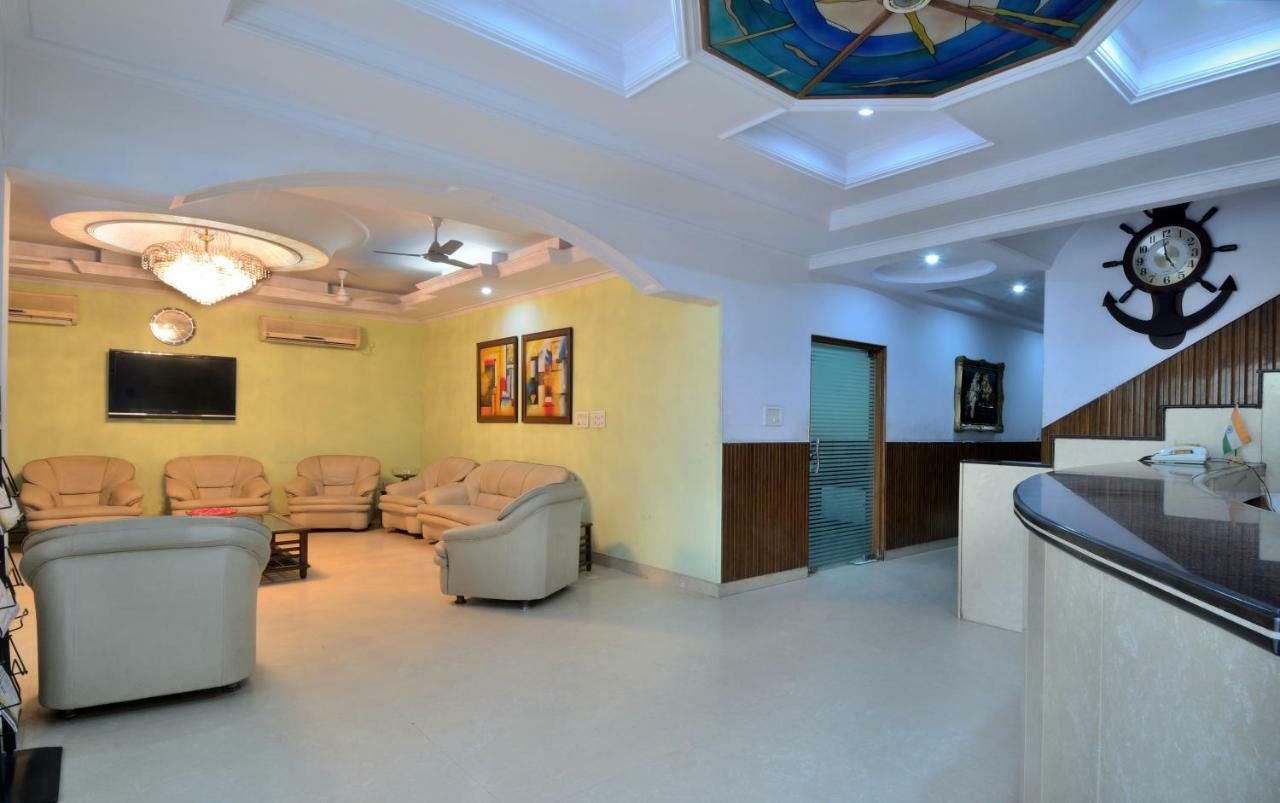 Hotel Pablas International, New Delhi, Near Metro Екстер'єр фото