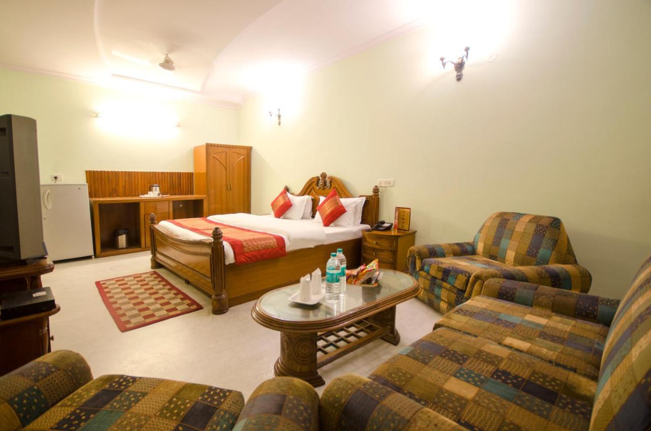 Hotel Pablas International, New Delhi, Near Metro Екстер'єр фото